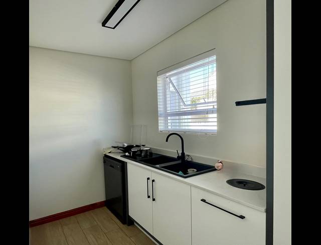 3 BEDROOM HOUSE FOR SALE IN LAGUNA SANDS